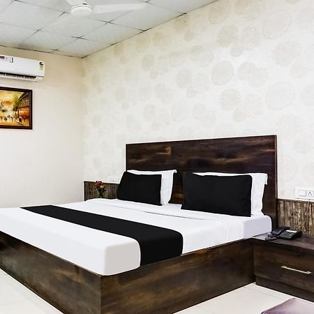 Super Collection O Model Town Road Near Bus Stand Hotel Ludhiana Exterior photo